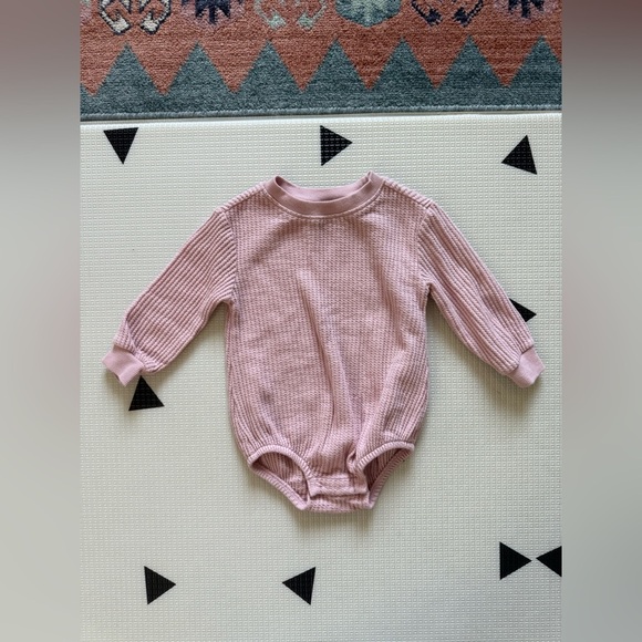 Old Navy|Baby girl Soft Pink waffle knit Bodysuit sweater,12-18 months•••Boho - Picture 4 of 4